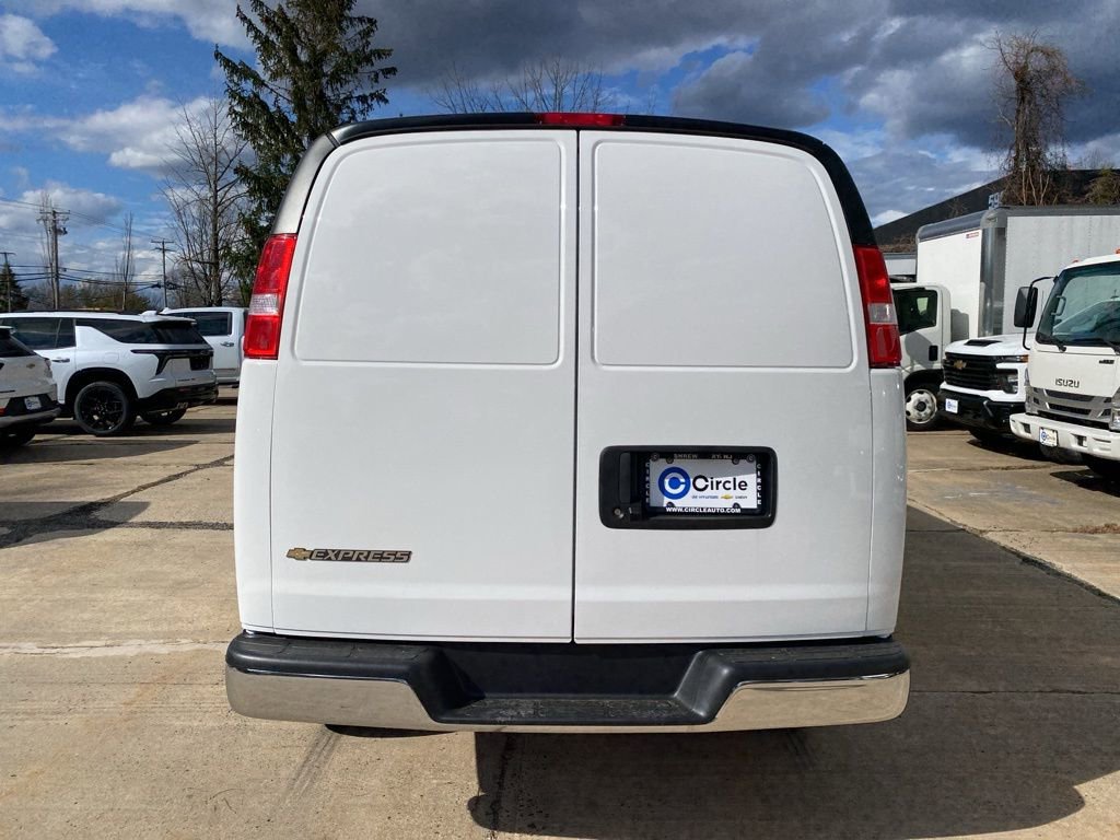 New 2026 Chevrolet Express 2500 Extended w/ Driver Convenience Package RWD image 5
