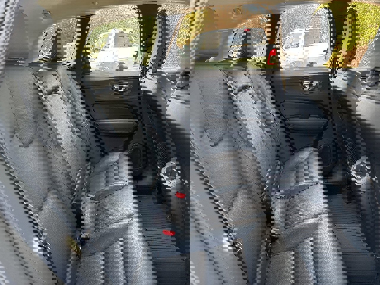 Certified 2024 Volvo XC60 B5 Plus w/ Protection Package Premier image 10