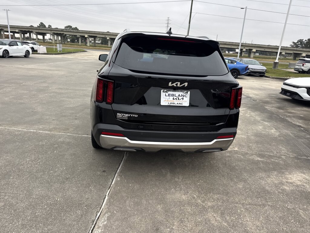 Certified 2025 Kia Sorento S w/ Panoramic Sunroof Package image 21
