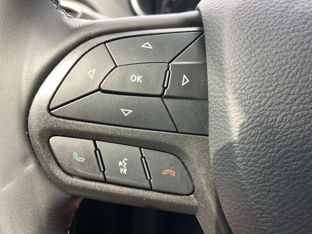 Used 2021 Jeep Cherokee Trailhawk AWD/4WD image 35