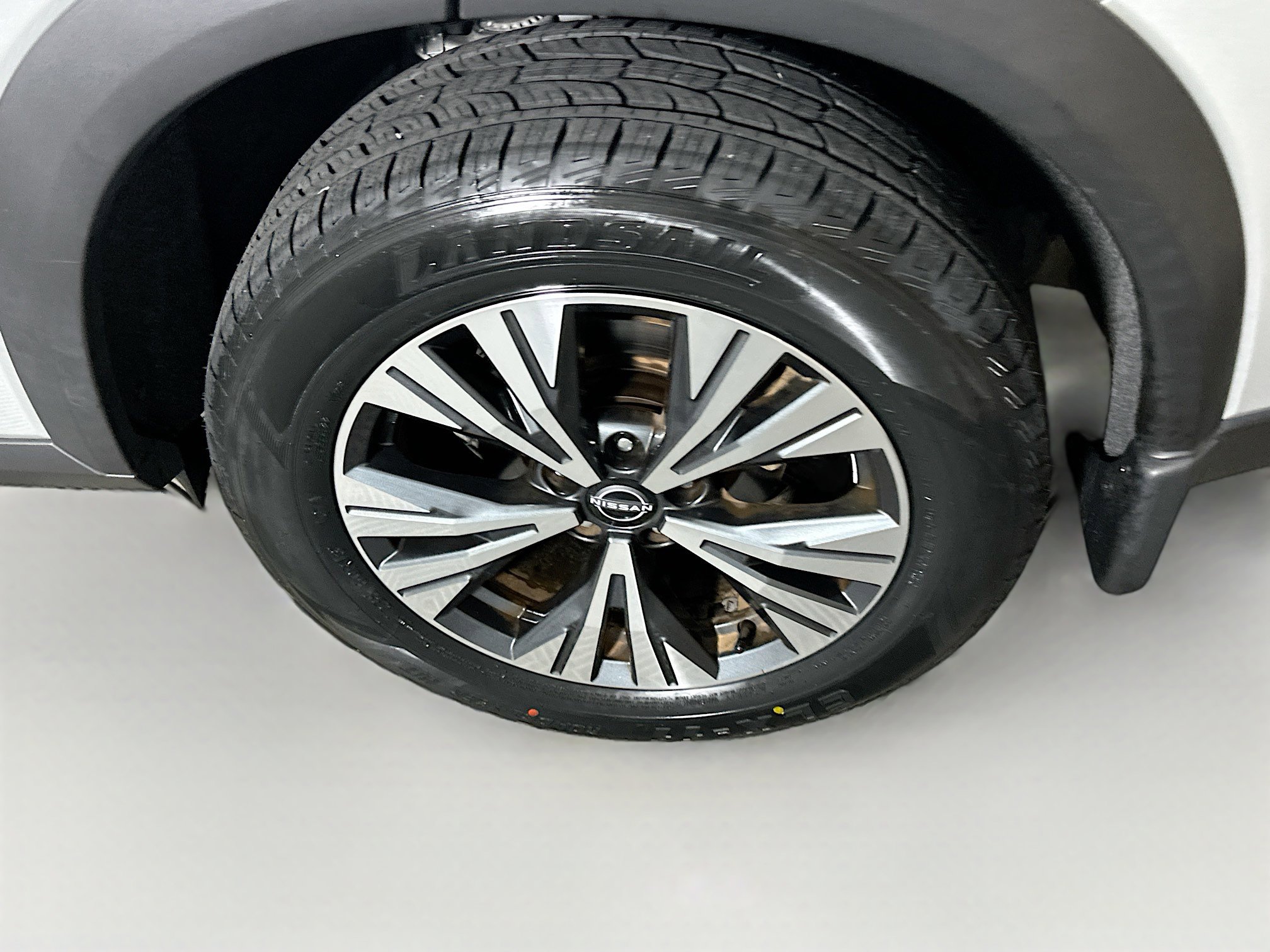 Used 2023 Nissan Rogue SV image 11