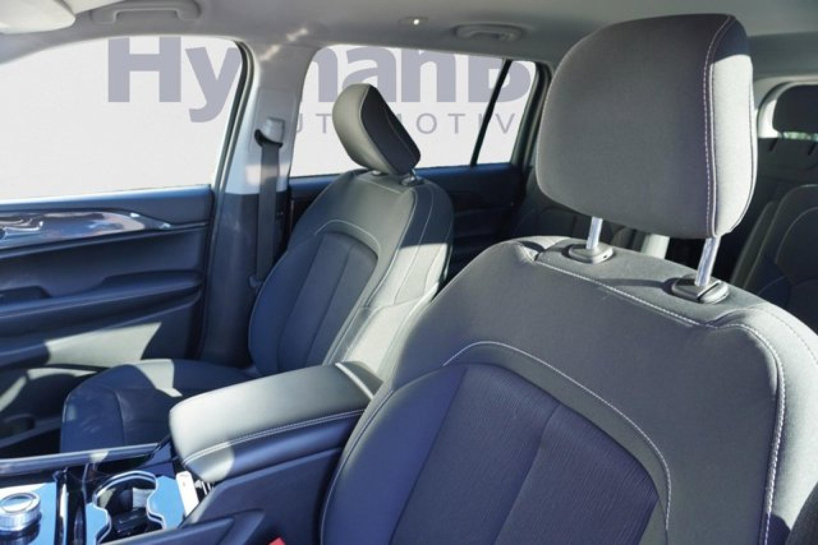 Used 2022 Jeep Grand Cherokee L Laredo w/ Luxury Tech Group I AWD/4WD image 15