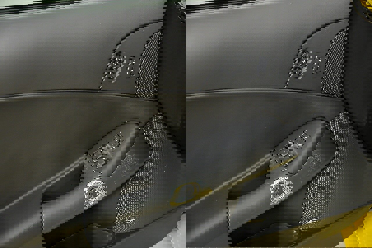 Used 2006 Chevrolet Corvette Z06 w/ Preferred Equipment Group image 18