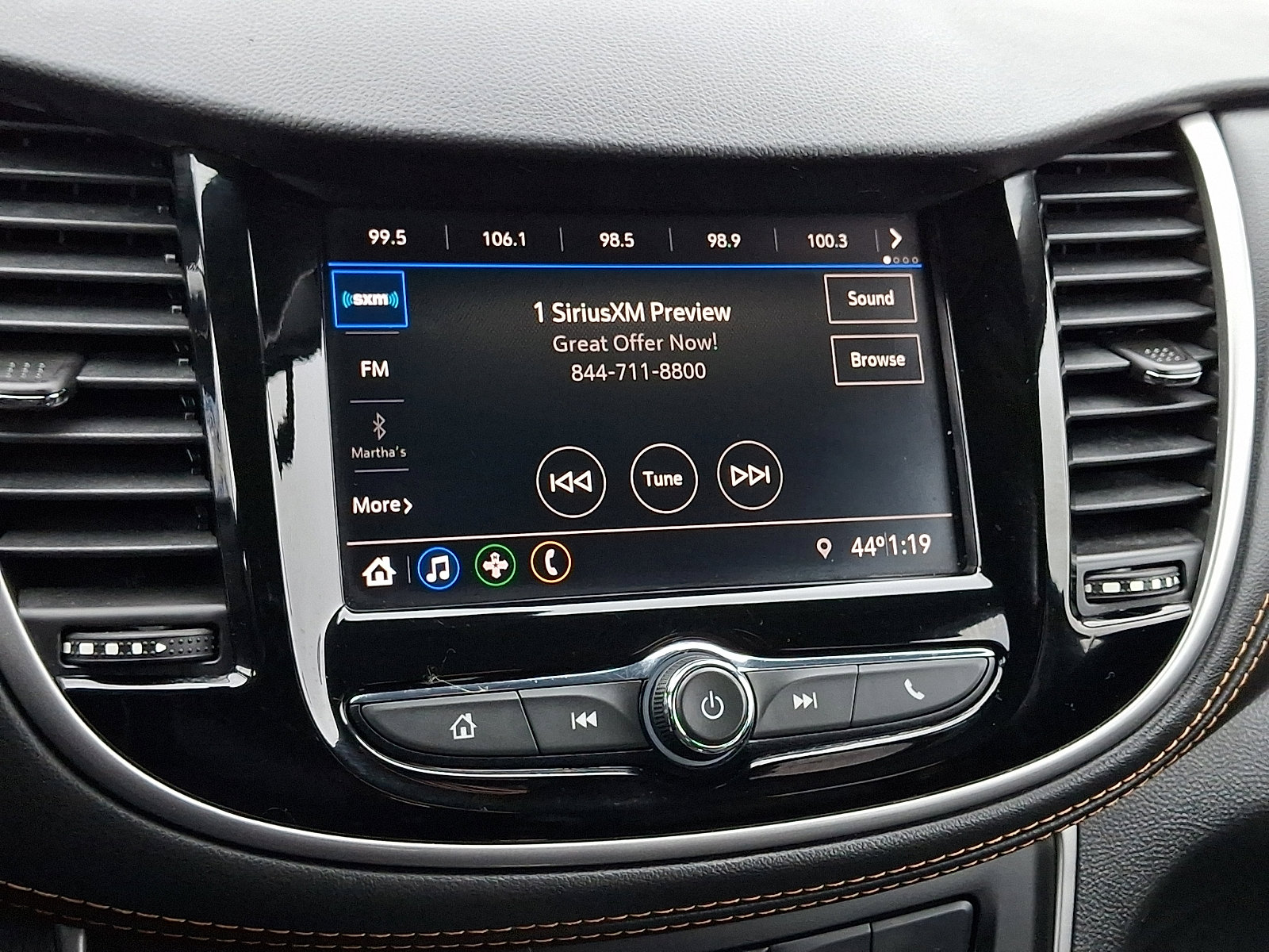 Used 2021 Chevrolet Trax LT w/ Redline Edition image 16