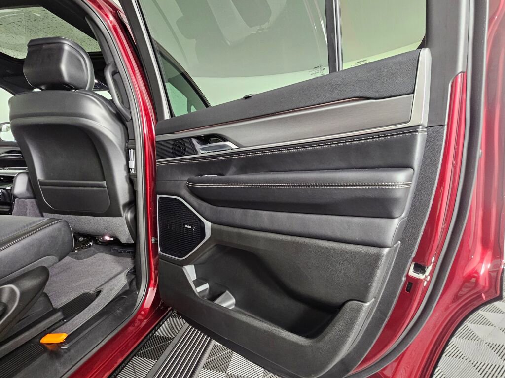 New 2026 Jeep Grand Wagoneer Limited AWD/4WD image 37