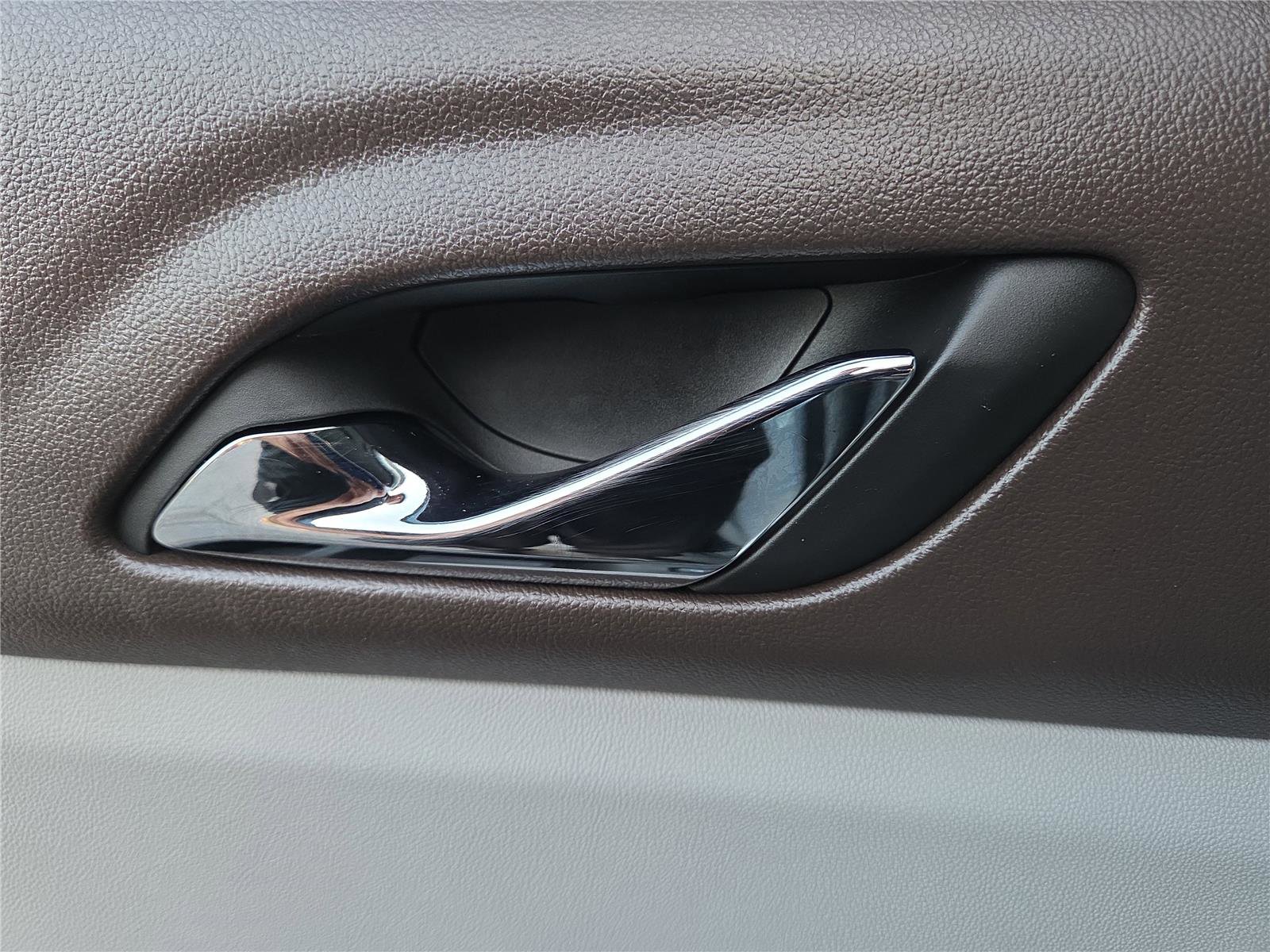 Used 2017 GMC Acadia SLT image 26