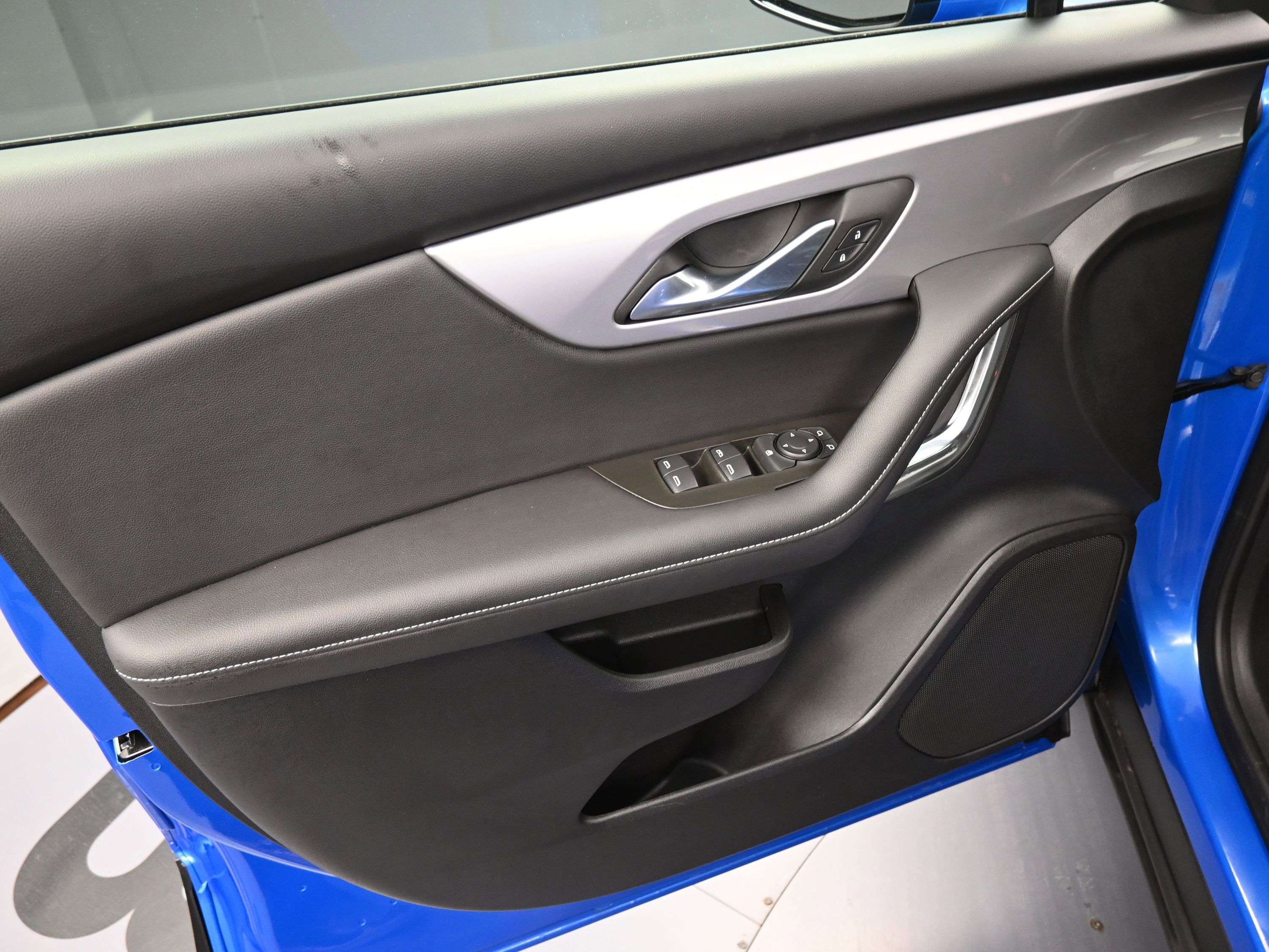 Certified 2025 Chevrolet Blazer LT image 13