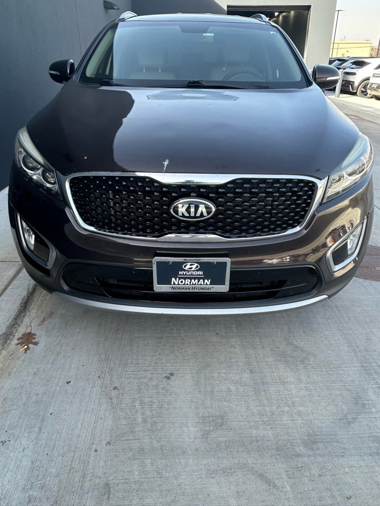 Used 2017 Kia Sorento EX image 2