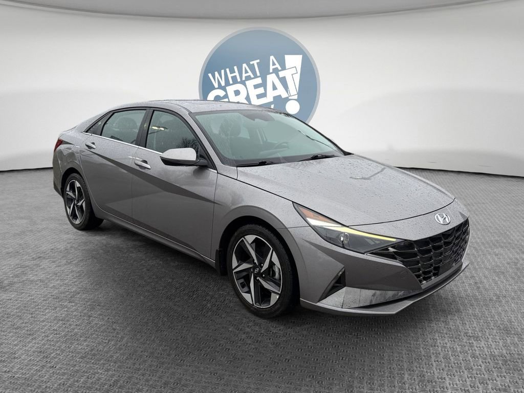 Used 2022 Hyundai Elantra SEL w/ Convenience + Premium Package