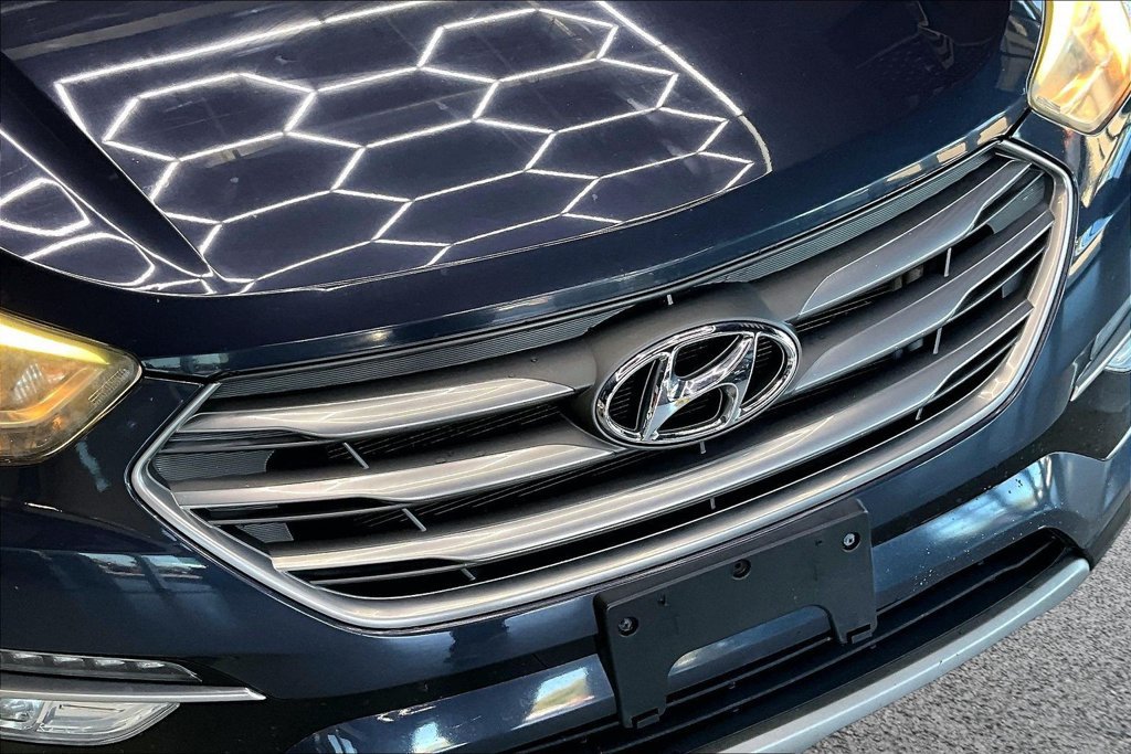 Used 2018 Hyundai Santa Fe Sport w/ 2.4L Value Package 02 FWD image 32