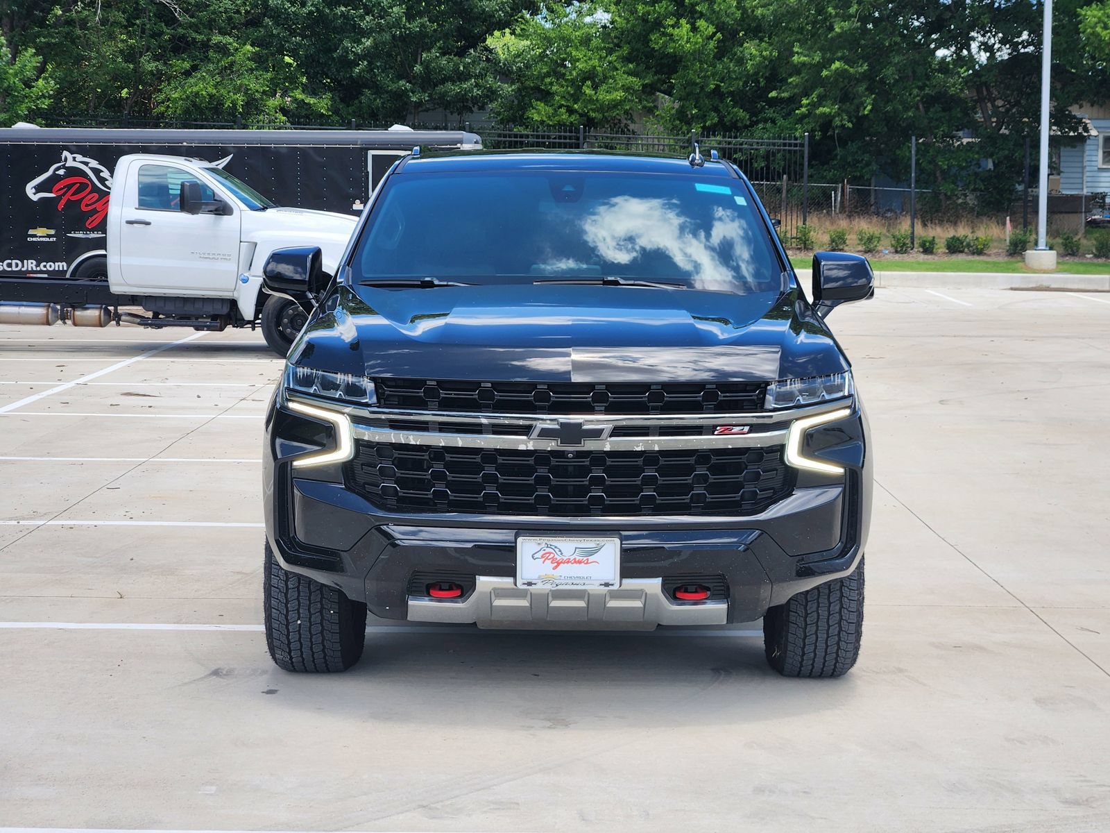 Certified 2021 Chevrolet Tahoe Z71 w/ Luxury Package AWD/4WD image 6