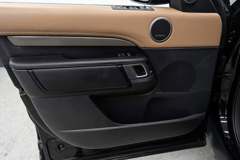 Used 2023 Land Rover Discovery S R-Dynamic image 20