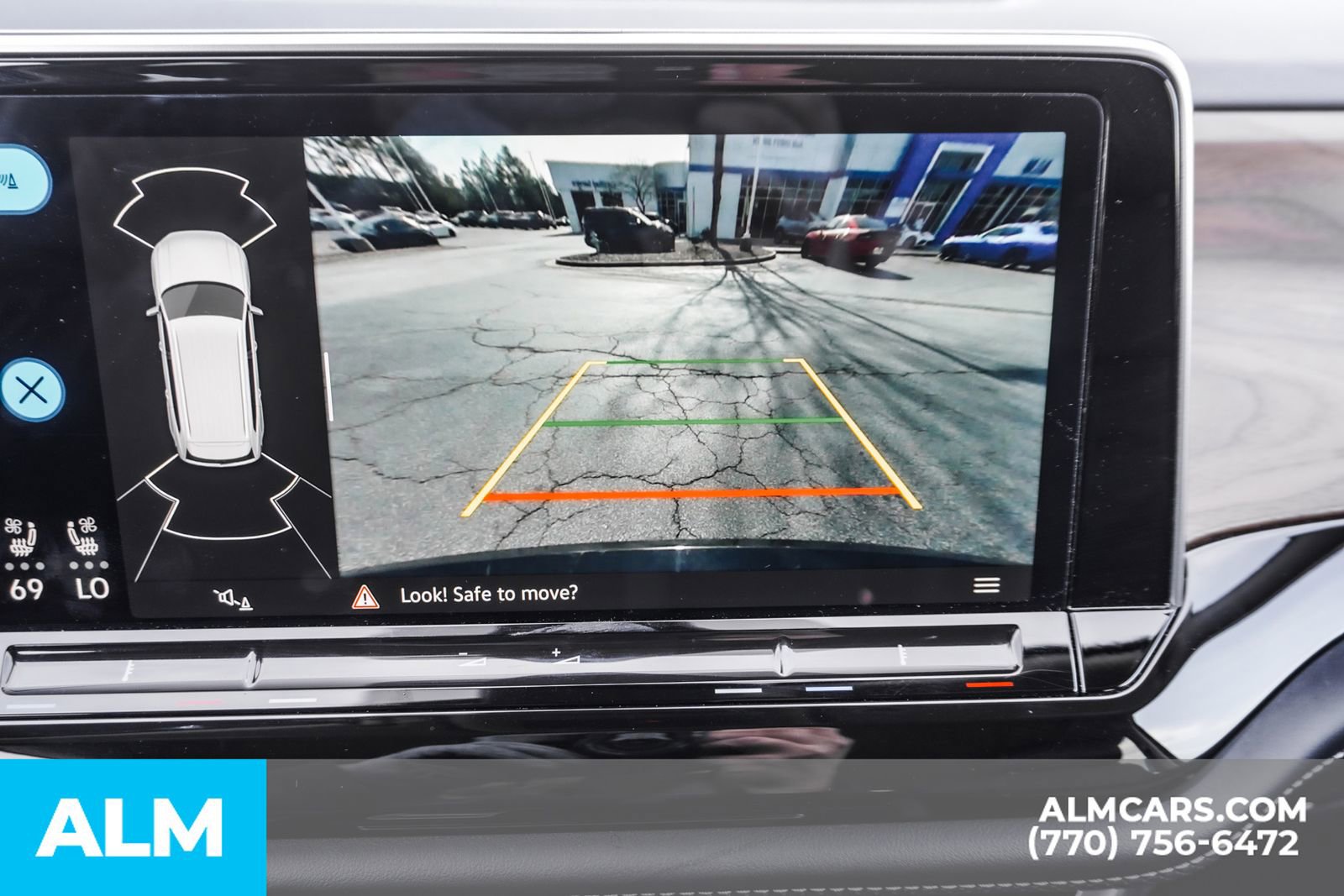 Used 2025 Volkswagen Atlas SE image 39