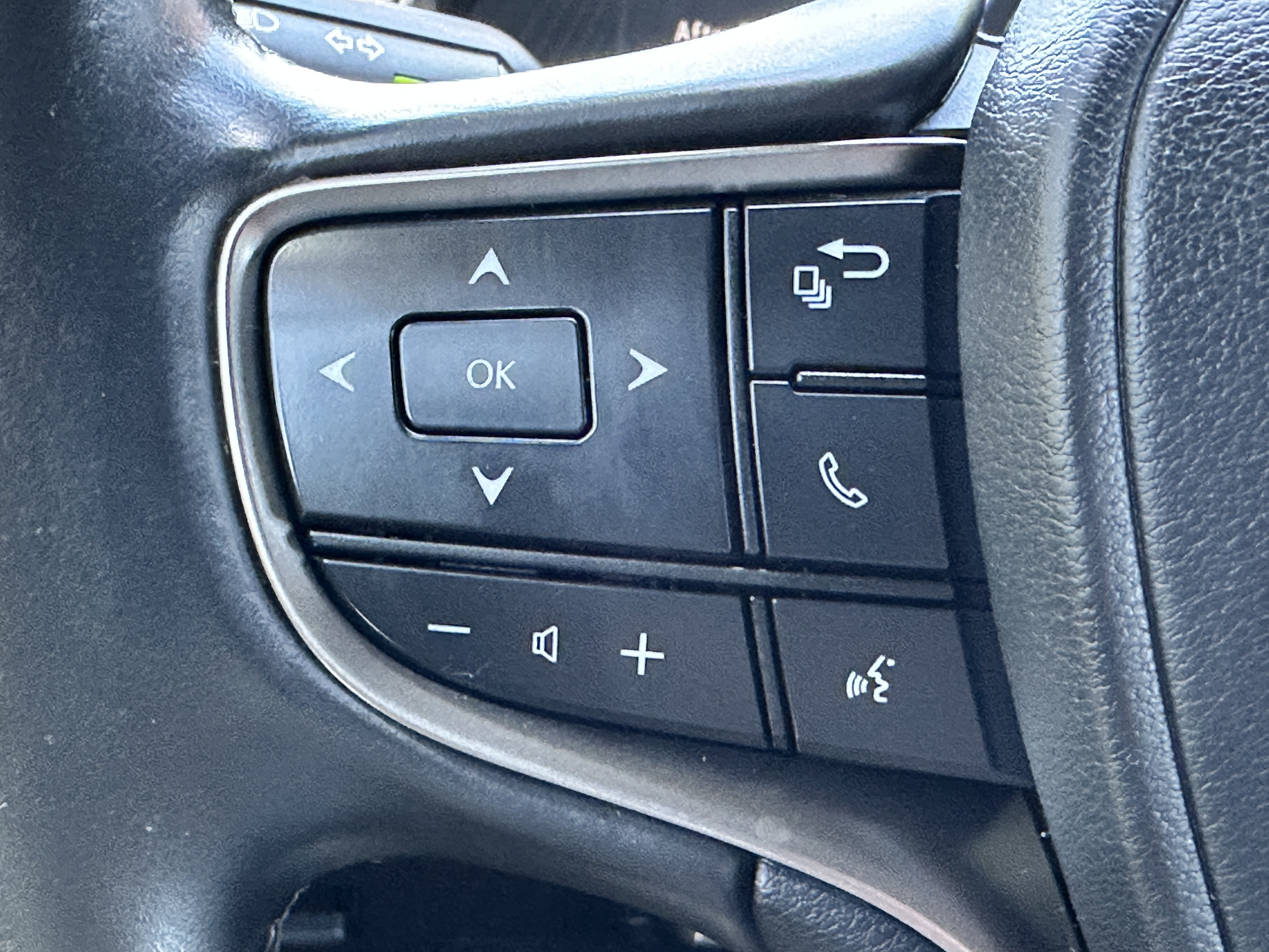 Used 2019 Lexus UX 200 w/ Accessory Package 2 FWD image 41