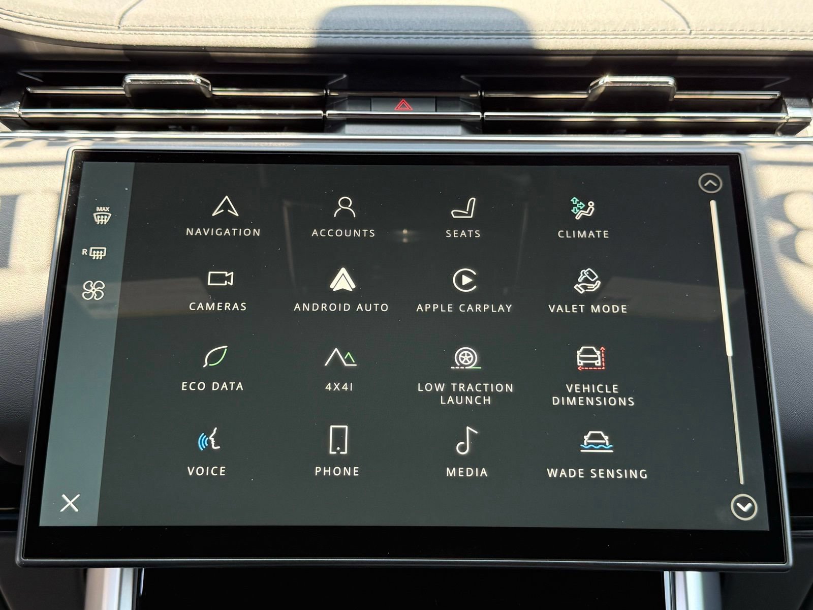 Used 2024 Land Rover Range Rover SE AWD/4WD image 34