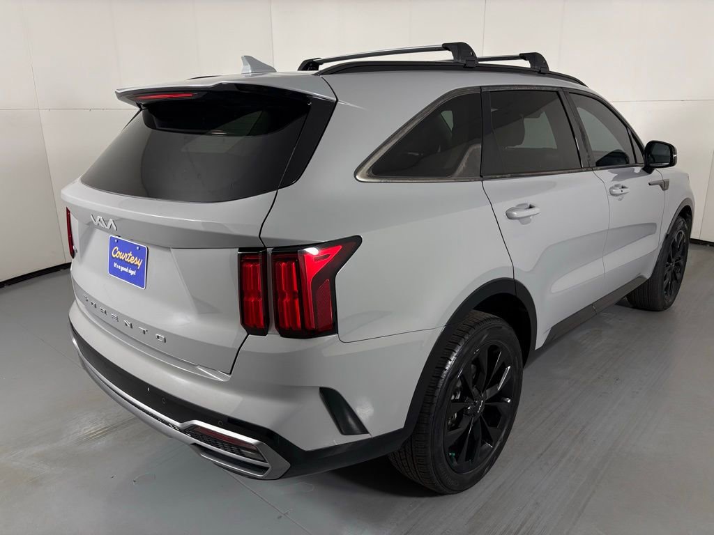 Used 2022 Kia Sorento SX image 8