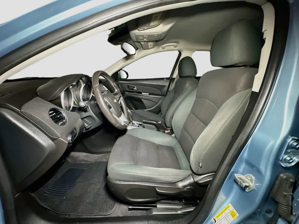 Used 2012 Chevrolet Cruze LT FWD image 17