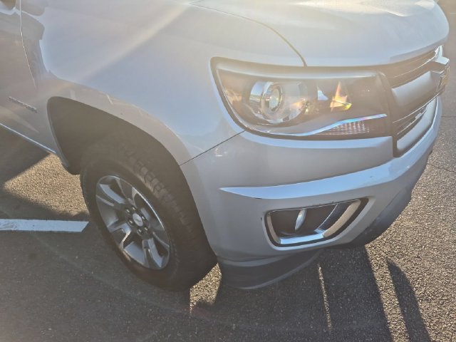 Used 2015 Chevrolet Colorado Z71 AWD/4WD image 9