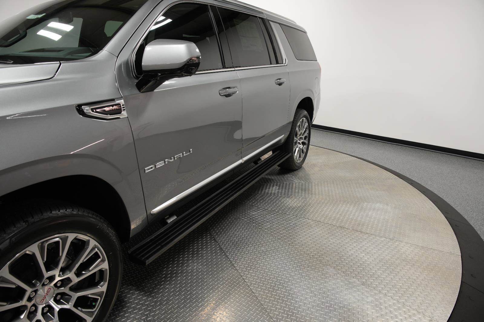 New 2026 GMC Yukon XL Denali w/ Sun & Power Step Package image 5