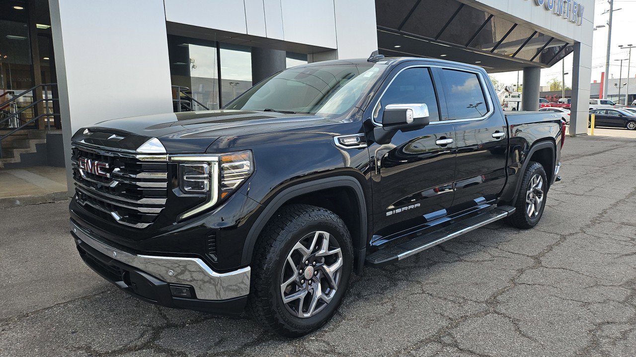 Used 2024 GMC Sierra 1500 SLT w/ SLT Premium Plus Package AWD/4WD image 8