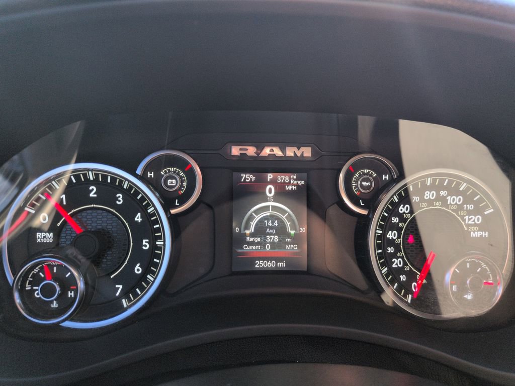 Used 2024 RAM 2500 Tradesman w/ Chrome Appearance Group AWD/4WD image 15