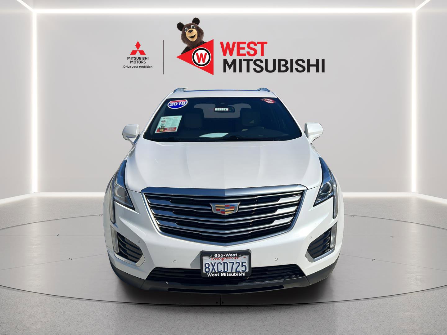 Used 2018 Cadillac XT5 Luxury w/ Driver Awareness Package image 2