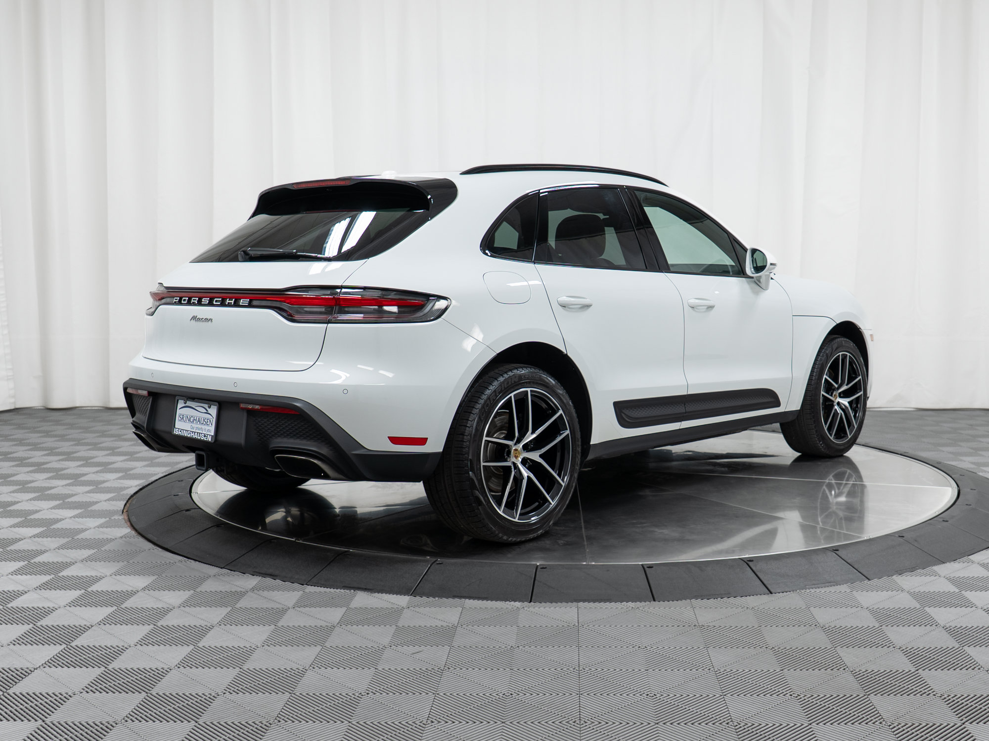 Certified 2022 Porsche Macan AWD/4WD image 7