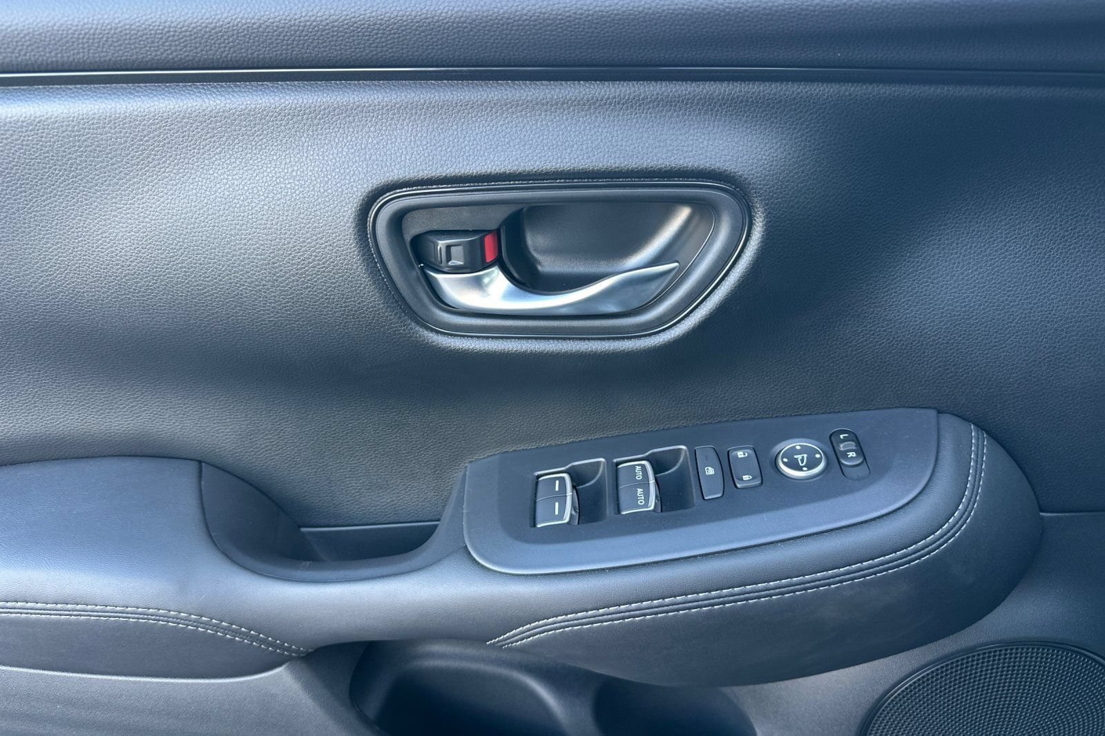 New 2027 Honda HR-V EX-L image 30