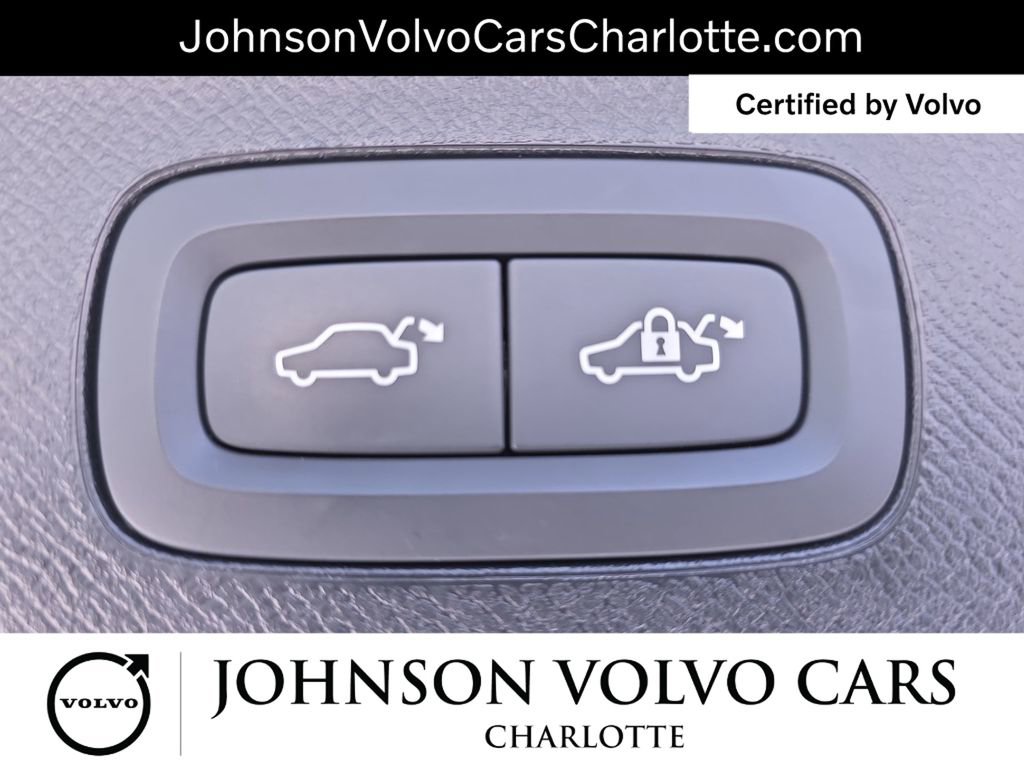 Used 2025 Volvo XC90 B5 Plus AWD/4WD image 15