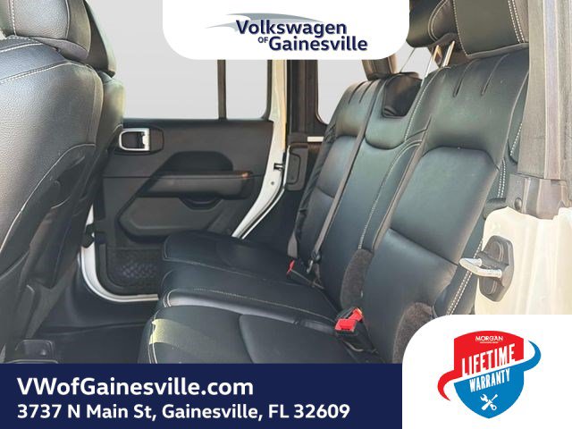 Used 2018 Jeep Wrangler Unlimited Sahara AWD/4WD image 13