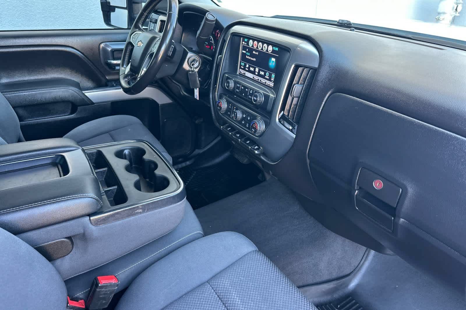Used 2019 Chevrolet Silverado 2500 LT AWD/4WD image 15