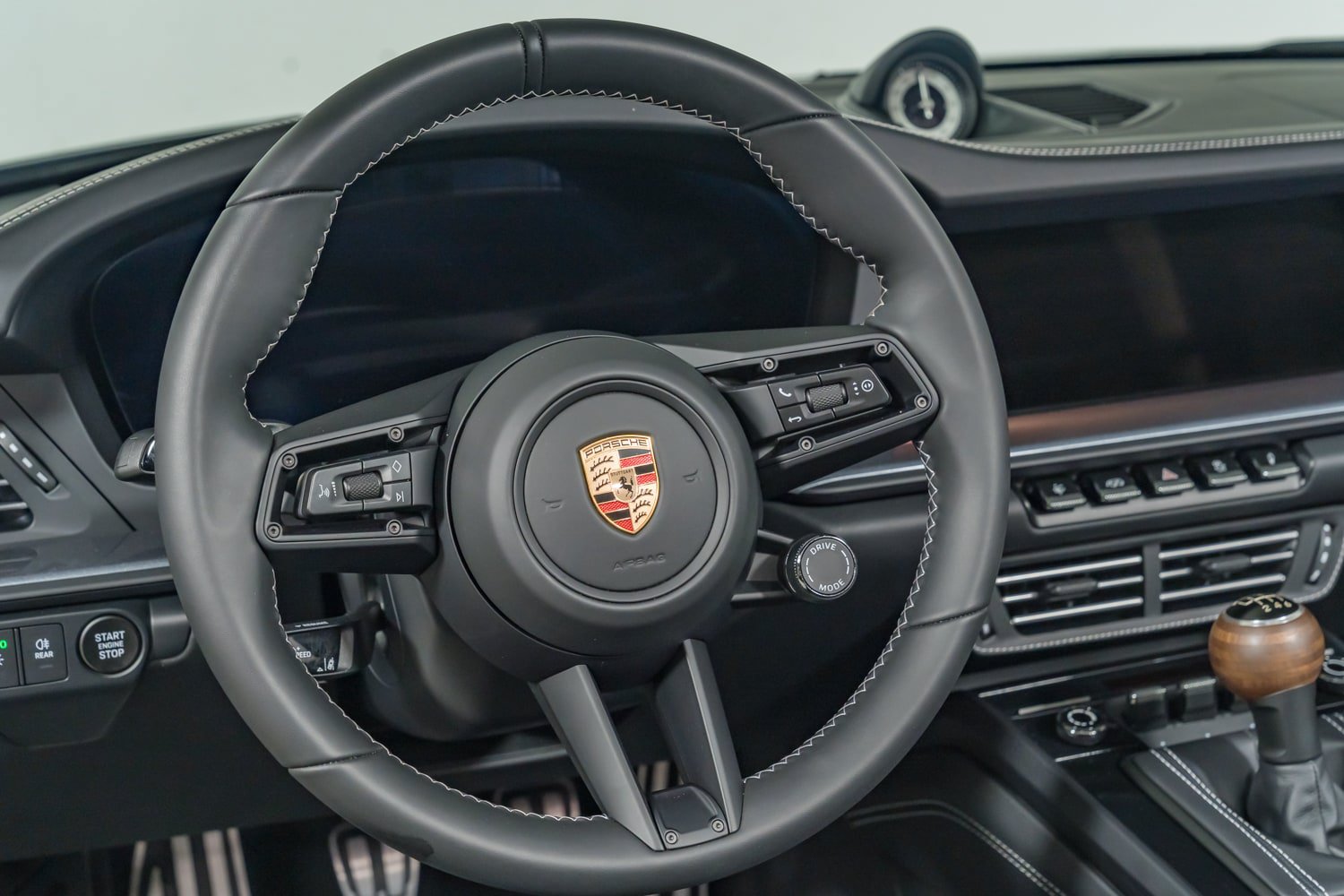 Used 2026 Porsche 911 Carrera T w/ Sportdesign Package RWD image 30