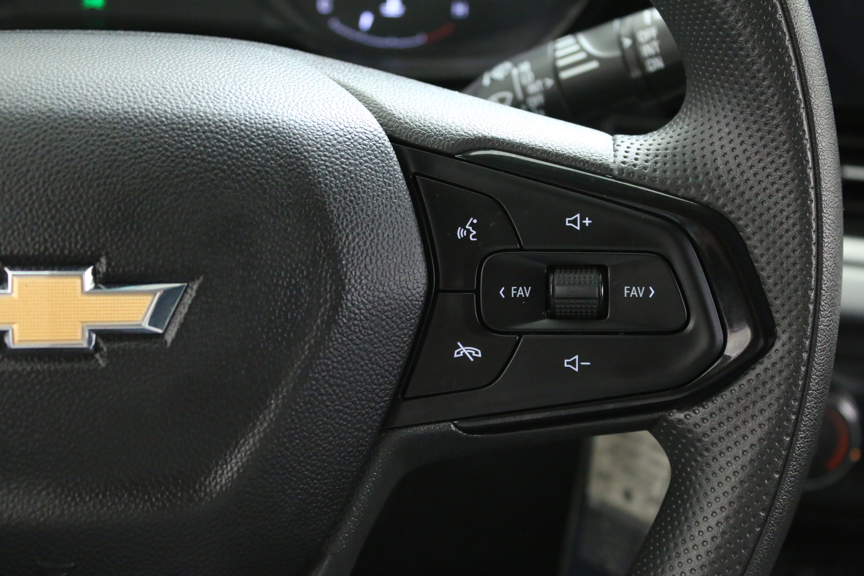 Used 2025 Chevrolet Trax LS image 15