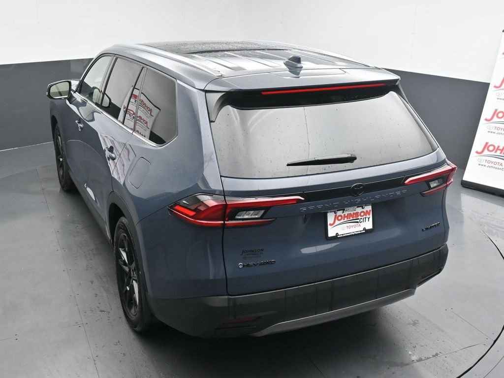 Used 2025 Toyota Grand Highlander AWD Hybrid image 31