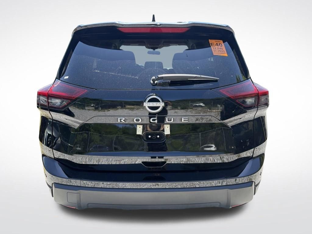 Used 2025 Nissan Rogue SV FWD image 13