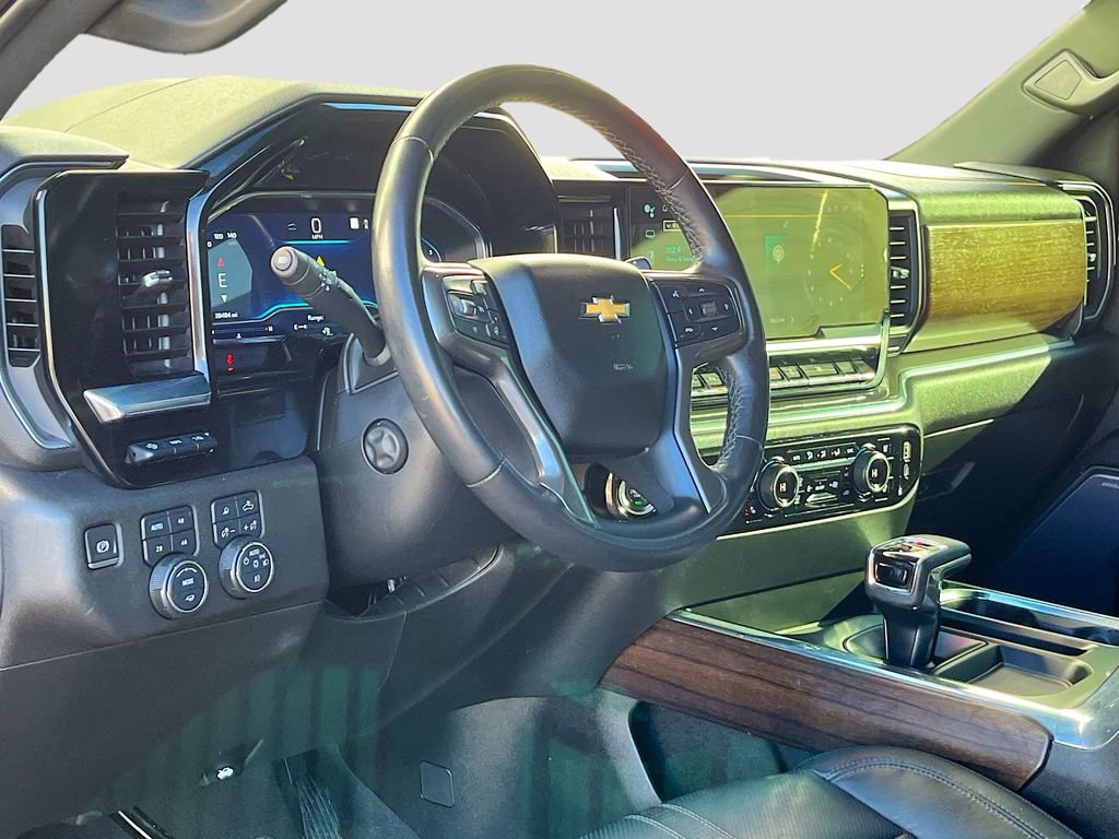Used 2023 Chevrolet Silverado 1500 High Country w/ High Country Premium Package image 9