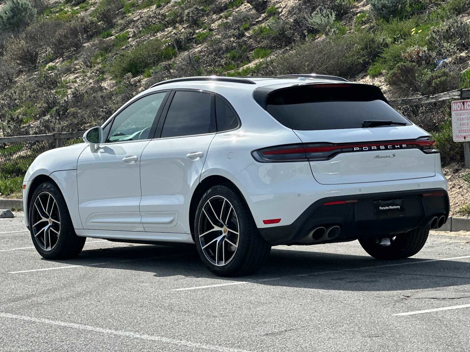 Certified 2025 Porsche Macan S image 3