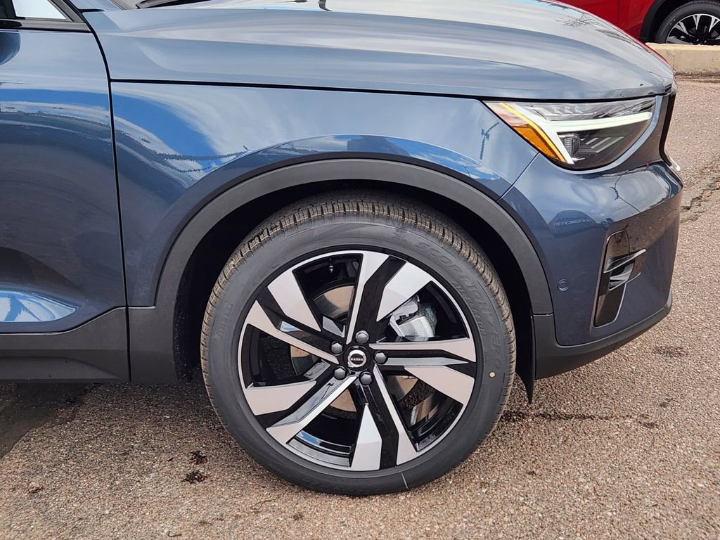 New 2026 Volvo XC40 B5 Plus w/ Protection Package Premier image 28