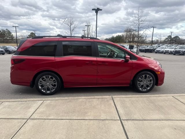 Certified 2026 Honda Odyssey Touring image 5