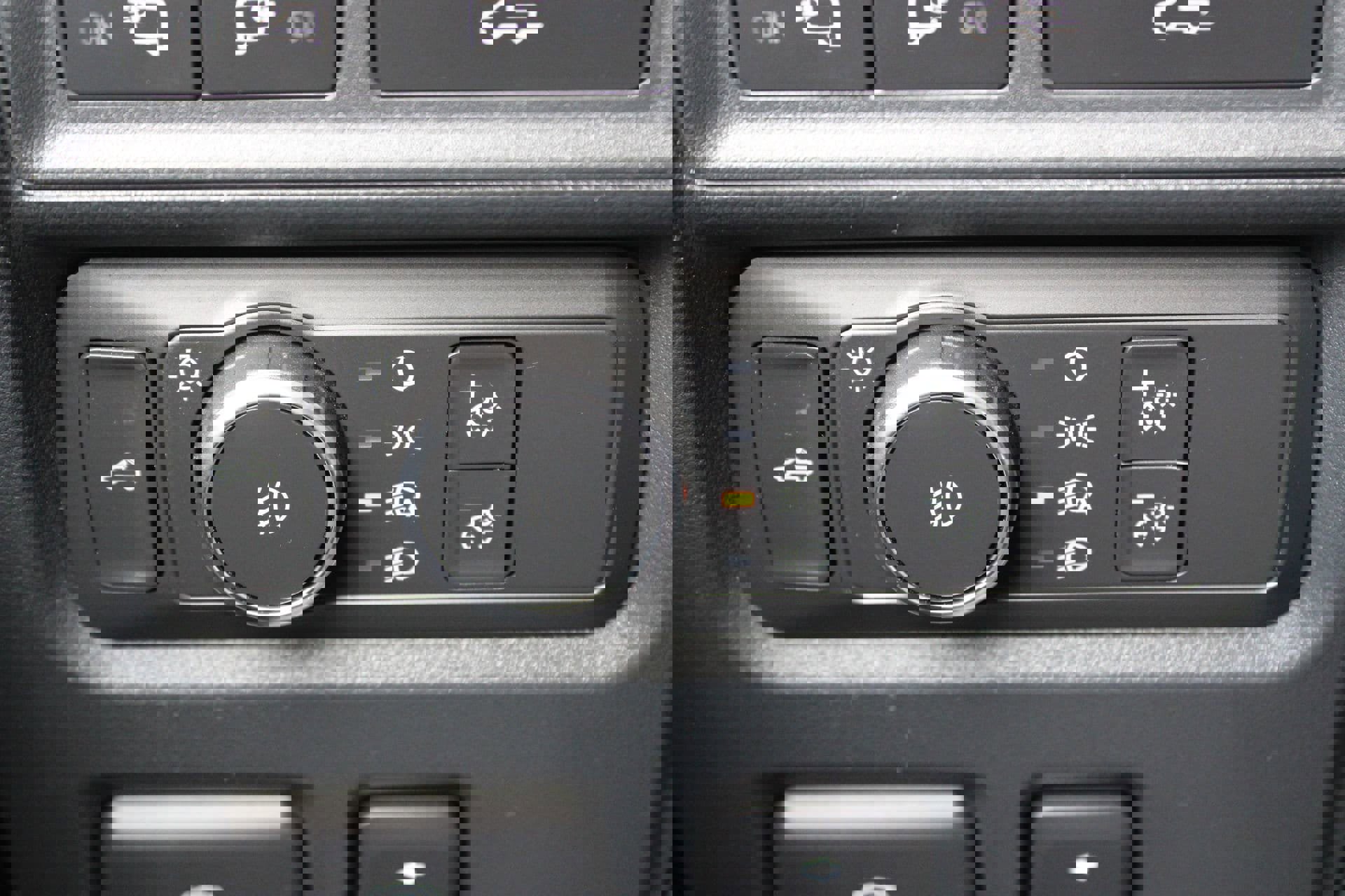 Used 2021 Ford F150 Lariat w/ FX4 Off-Road Package image 23