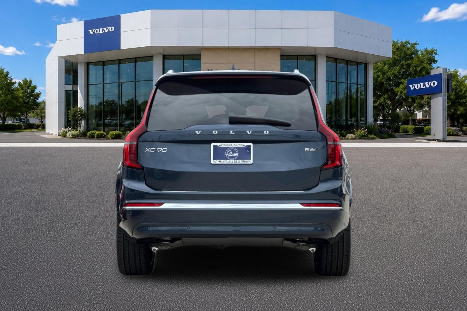 New 2026 Volvo XC90 B5 Plus w/ Protection Package AWD/4WD image 4