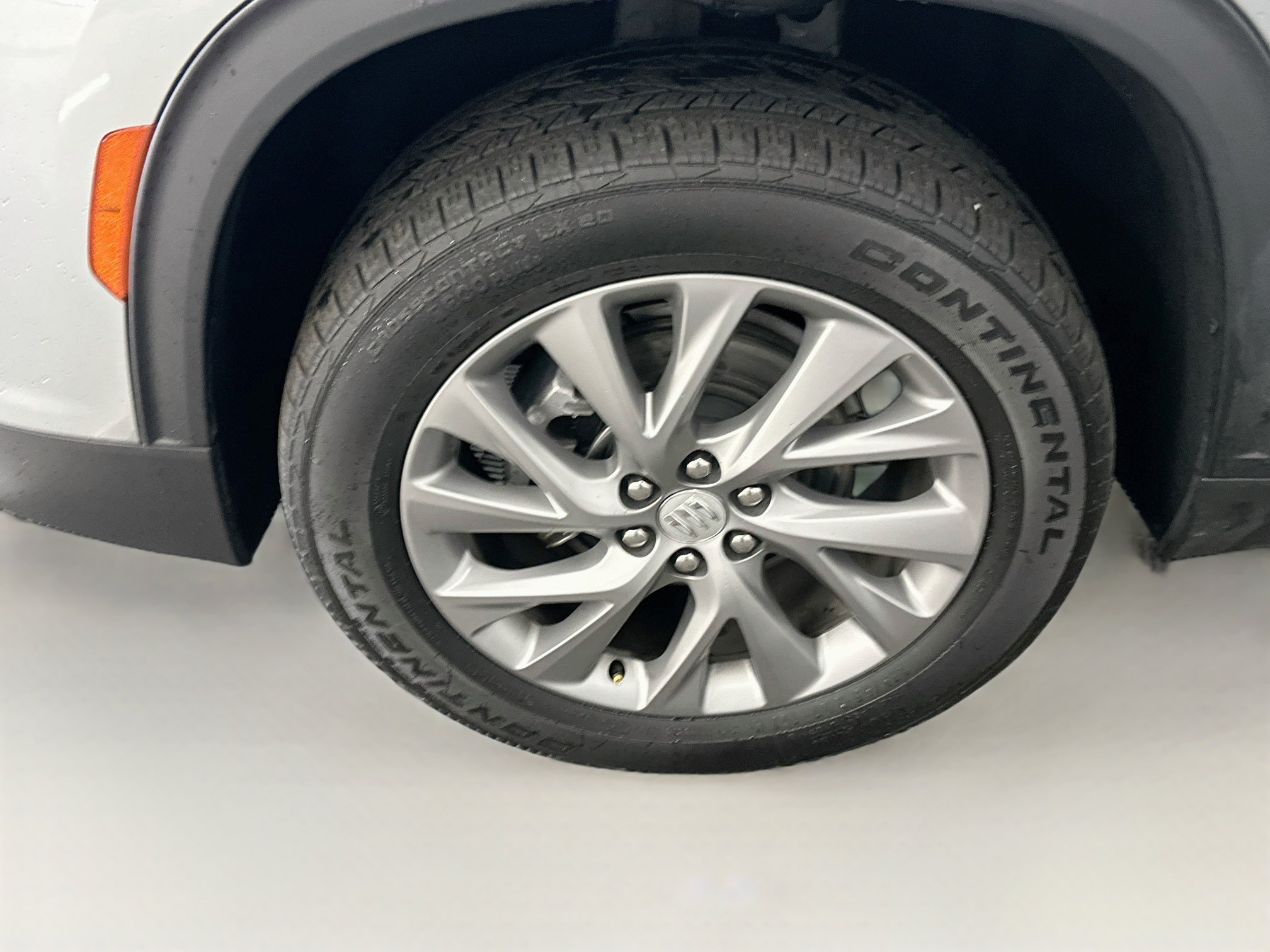 Used 2025 Buick Enclave Preferred AWD/4WD image 11