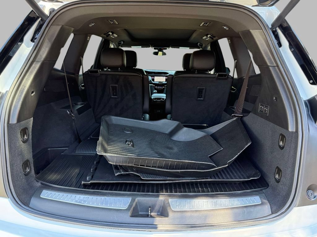 Used 2024 Cadillac XT6 Premium Luxury w/ LPO, Floor Liner Package AWD/4WD image 17