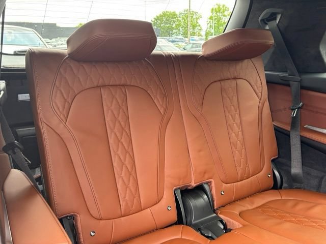 Used 2024 BMW X7 xDrive40i w/ M Sport Package AWD/4WD image 33