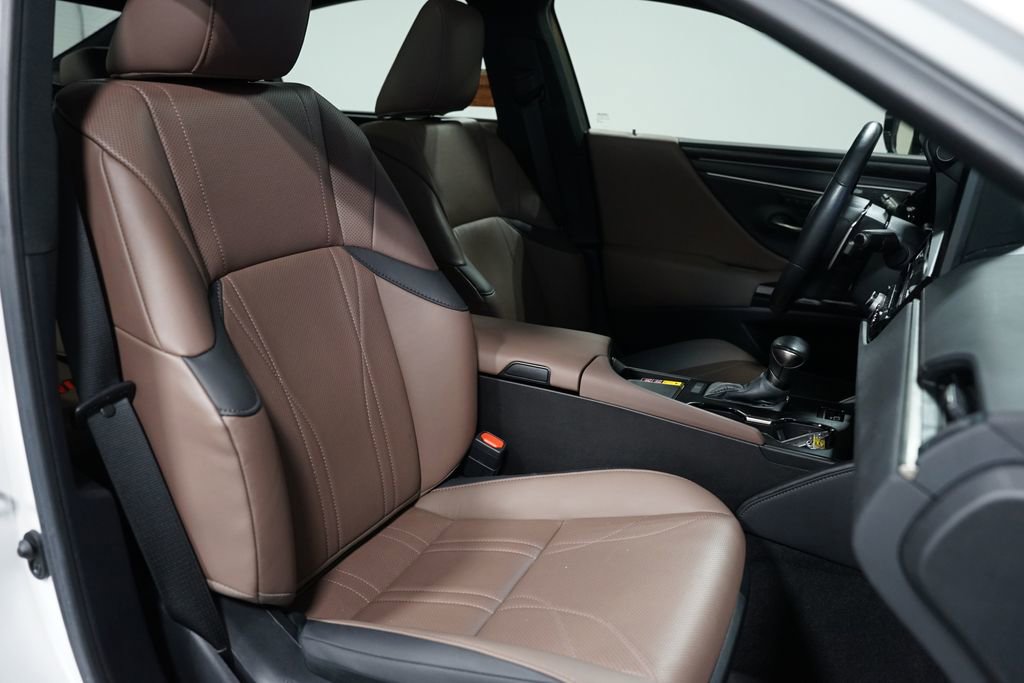 Used 2024 Lexus ES 350 Ultra Luxury w/ Accessory Package (Z2) image 30