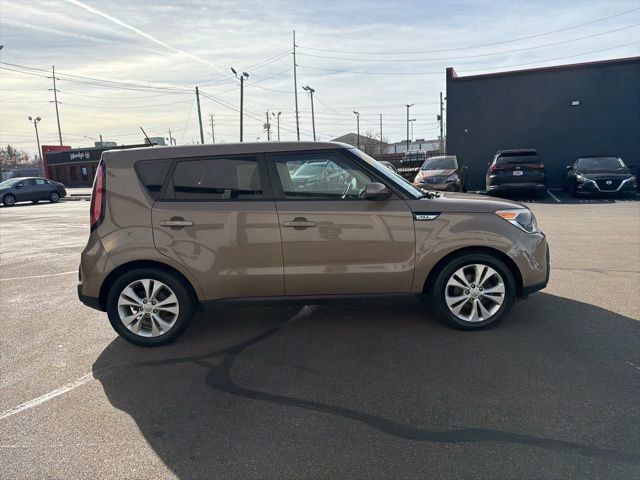 Used 2015 Kia Soul + image 4