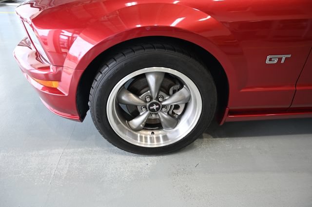 Used 2005 Ford Mustang GT Premium RWD image 25