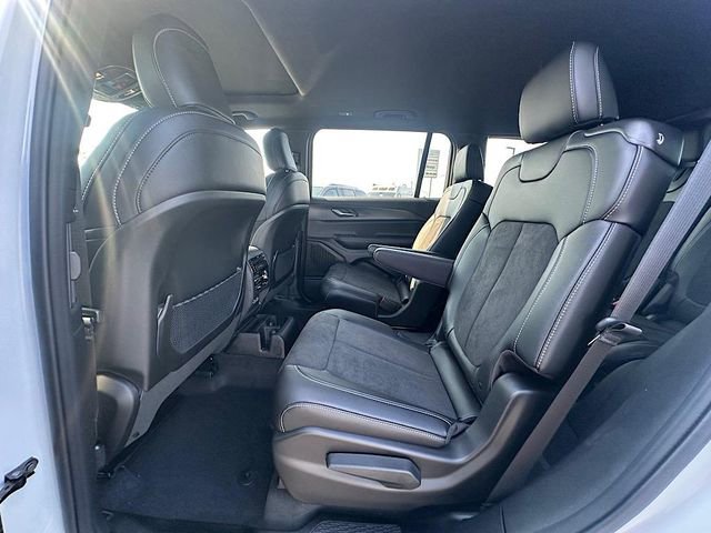 New 2025 Jeep Grand Cherokee L Altitude image 15