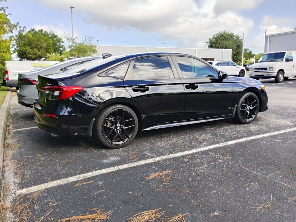 Used 2023 Honda Civic Sport image 5