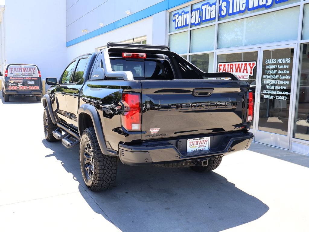Certified 2025 Chevrolet Colorado ZR2 w/ Midnight Edition AWD/4WD image 8